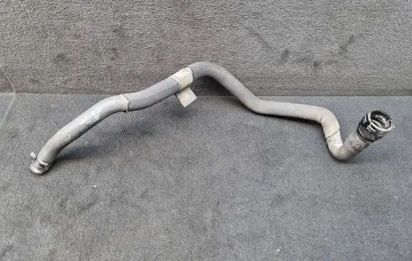Volkswagen Touareg I Engine coolant pipe/hose 7L6122109D 7L6122109E