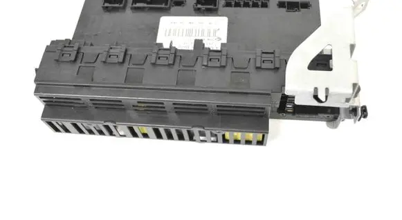 Mercedes-Benz E W211 Central body control module A2115455601 5DK008047