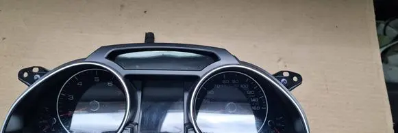 Audi A5 Sportback 8TA Speedometer (instrument cluster) 8T0920984J
