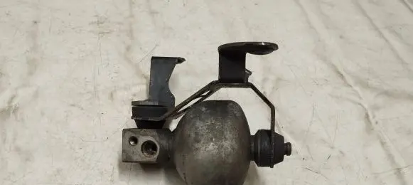 Vacuum air tank