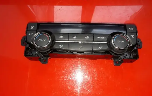 Nissan Qashqai Climate control unit 275004EA1A T907771D