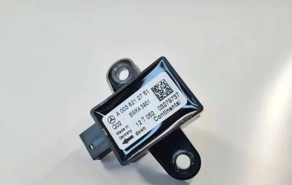 Mercedes-Benz S W221 Airbag deployment crash/impact sensor A0038212751