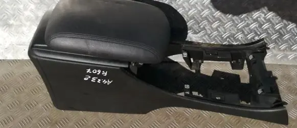 Peugeot 607 Armrest 1842966016 9629447577