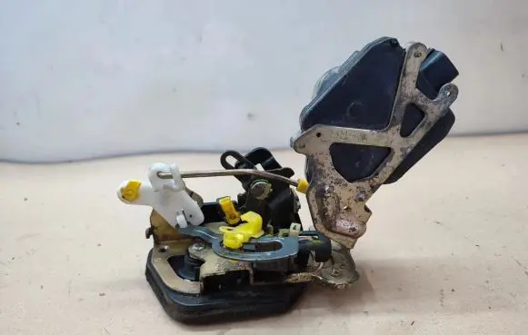 Hyundai Terracan Rear door lock