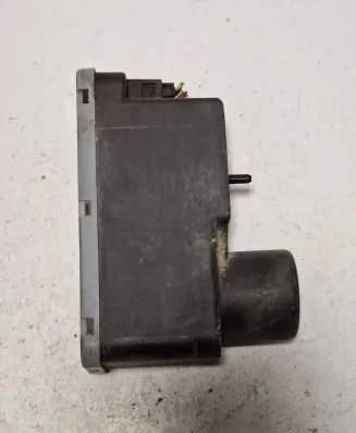 Vacuum pump