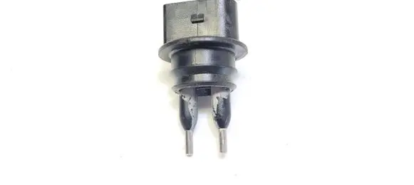 Volkswagen PASSAT B5.5 Windshield washer fluid level sensor 7M0919376