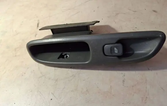 Volvo S60 Electric window control switch 9472275