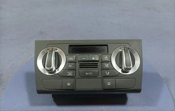 Audi A3 S3 A3 Sportback 8P Climate control unit 8P0820043BM