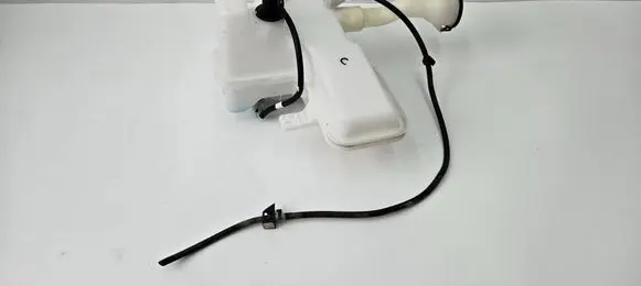 BMW i3 Windshield washer fluid reservoir/tank 7304020 10543512