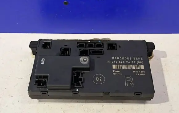 Mercedes-Benz CLS C219 Door control unit/module 2198202426