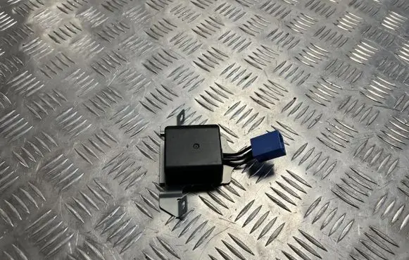 Mazda 3 Antenna control unit BDMD66T30