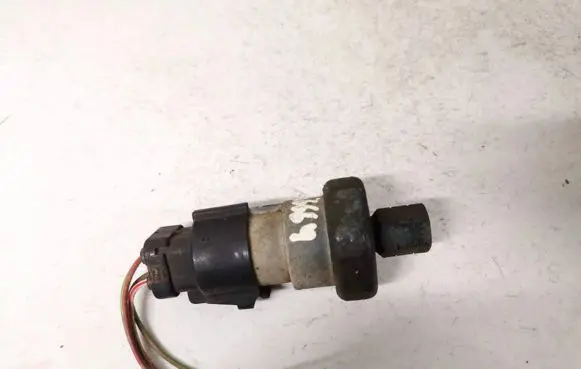 Ford Focus Air conditioning (A/C) pressure sensor fa2h19d594aa fa2h-19d594-aa