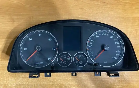 Speedometer (instrument cluster)