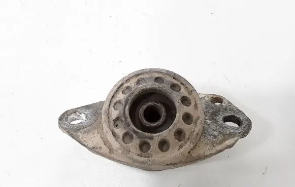 Skoda Fabia Mk1 (6Y) Front shock absorber mounting bracket 