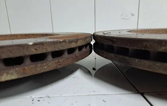 Audi A6 S6 C6 4F Front brake disc
