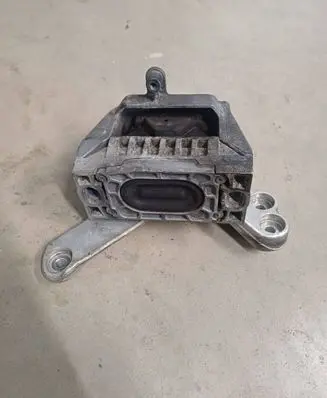 Audi A3 S3 8L Engine mount bracket IJ0199262