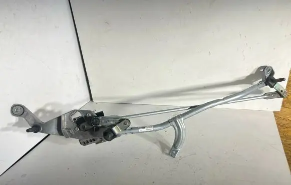 Mercedes-Benz C W205 Front wiper linkage and motor A2138207902 20180724 3397021654