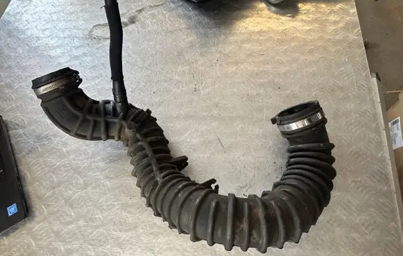 Opel Vivaro Intercooler hose/pipe 8200607746