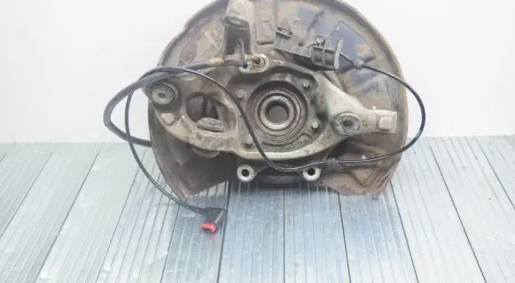 Mercedes-Benz GLK (X204) Rear wheel hub