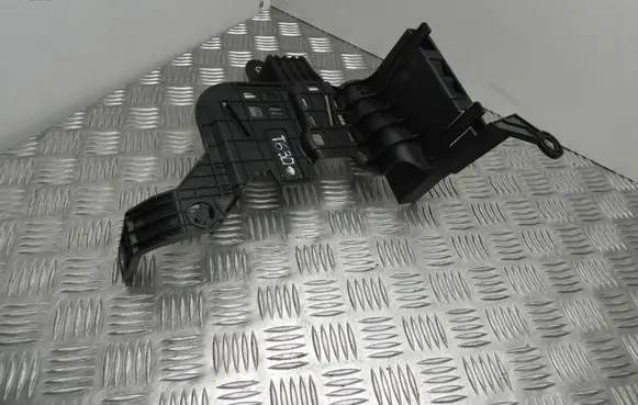 Mercedes-Benz C AMG W205 Engine mounting bracket A2055452940 T630