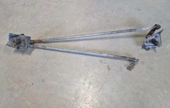 Front wiper linkage and motor