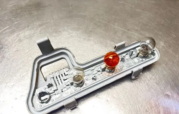 Opel Zafira A Tail light bulb cover holder 5249