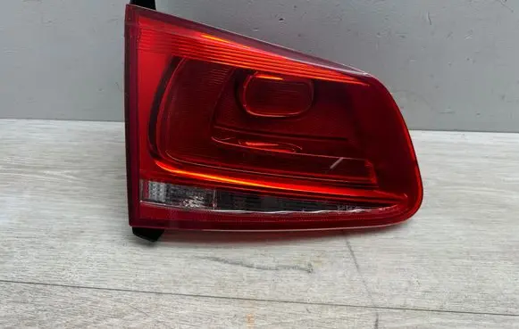 Volkswagen Touareg II Tailgate rear/tail lights 7P6945093C 89090273