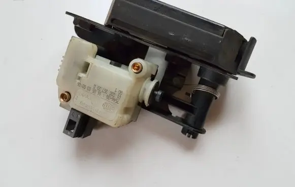 Land Rover Range Rover L322 Tailgate boot lock/latch motor 51247016049 01030357230