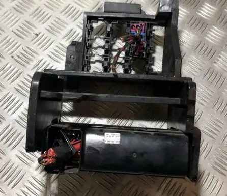 Volkswagen Golf Plus Fuse box set 1k2971858 1k2971262