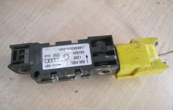 Volkswagen Phaeton Airbag deployment crash/impact sensor 4B0959643C