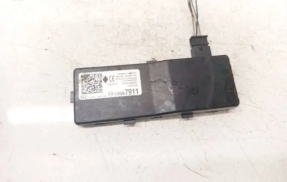 Opel Insignia A Antenna control unit 13597911