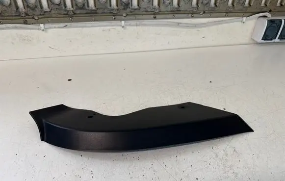 Volkswagen Multivan T5 Under headlight/headlamp trim 7H0805583
