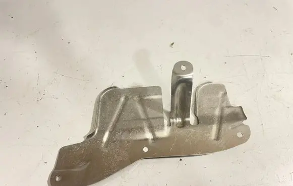 BMW X6 G06 Heat shield in engine bay 9477795