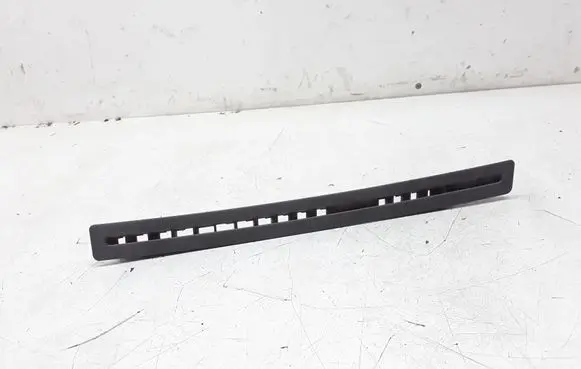 Nissan Navara D22 Dashboard air vent grill cover trim 68743VJ200