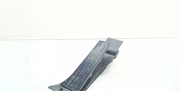 Accelerator throttle pedal