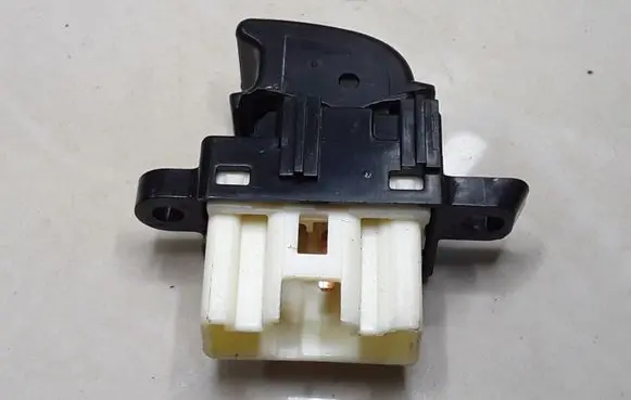 Mazda 6 Electric window control switch 3583J49