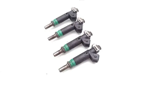 BMW 6 E63 E64 Fuel injectors set 7525721 3325C00586