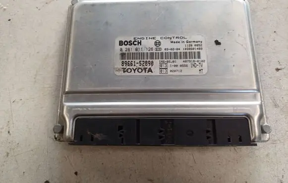 Toyota Yaris Engine control unit/module 838000D420 8966152890 0281011126