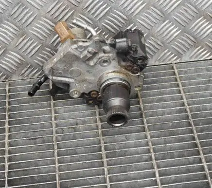 Mercedes-Benz GLC X253 C253 Fuel injection high pressure pump 28421121 A6510703101
