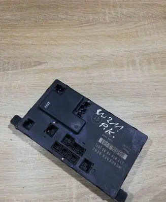 Mercedes-Benz E W211 Door control unit/module 2118701985