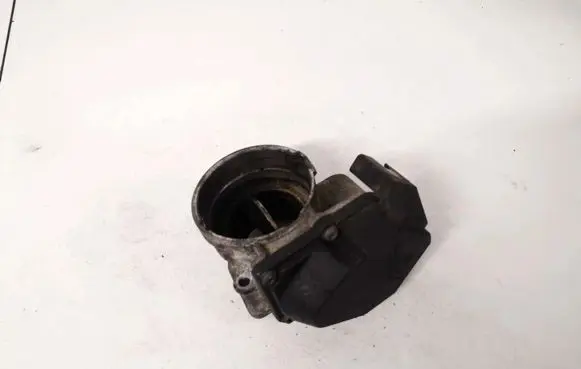 Volkswagen Touran I Throttle valve 03G128063A