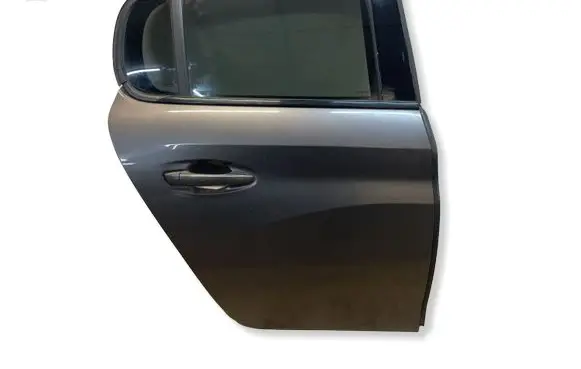 Peugeot 208 II Rear door 