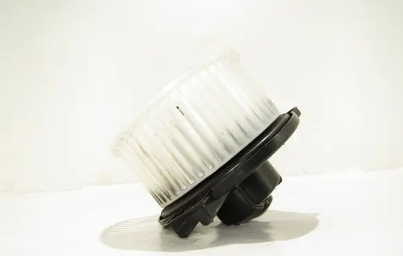 Mazda 2 Heater fan/blower 8940000
