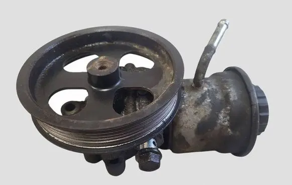 Toyota Avensis T250 Power steering pump