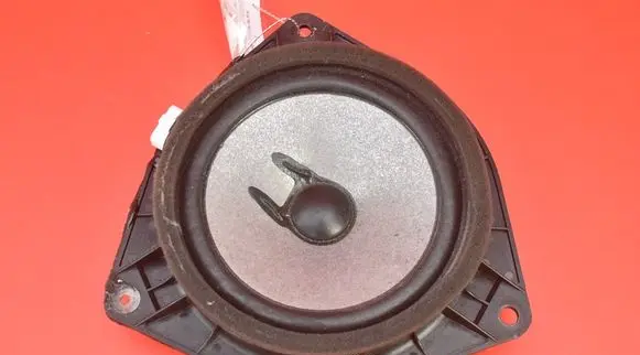 Toyota Corolla Verso E121 Subwoofer speaker 86160-0F030