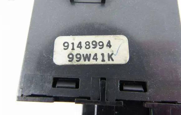 Volvo V70 Fog light switch 9148994