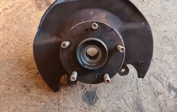 Honda FR-V Front wheel hub spindle knuckle 