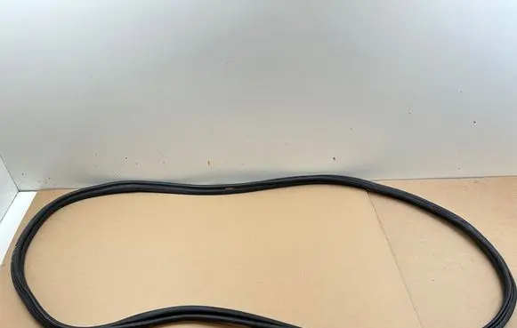 Opel Mokka B Trunk rubber seal (body) 