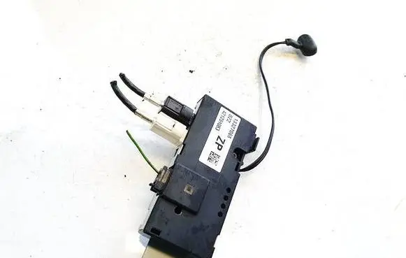 Opel Insignia A Antenna control unit 13327068 421251063