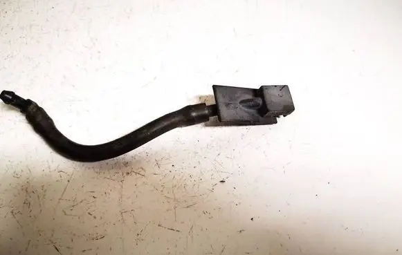 Volkswagen PASSAT B5 Windshield washer spray nozzle 3B0955985B